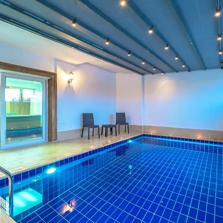 New Age Sierra Havuz Isitmali, Jakuzili, Saunali Muhafazakar Kiralik Villa Fethiye
